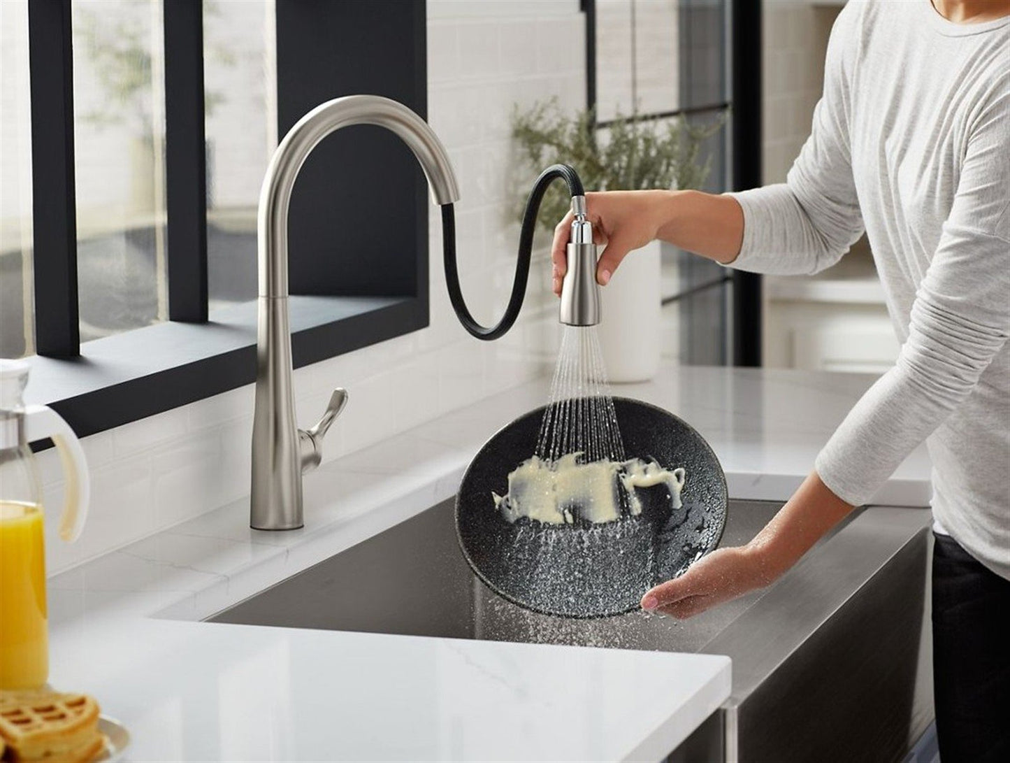 Kohler Simplice 1.5 GPM Pull Down Kitchen Faucet Matte Black K-596-BL