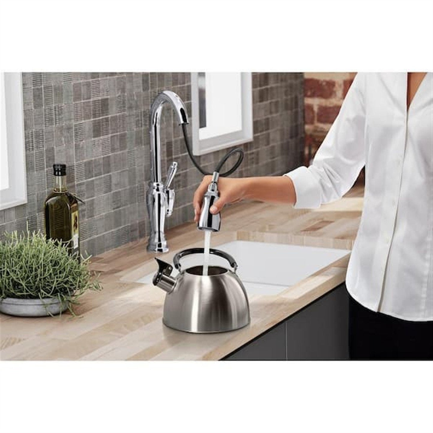 Kohler Arsdale 1 Hole Pull Down Kitchen Faucet in Polished Chrome K-R22970-SD-CP