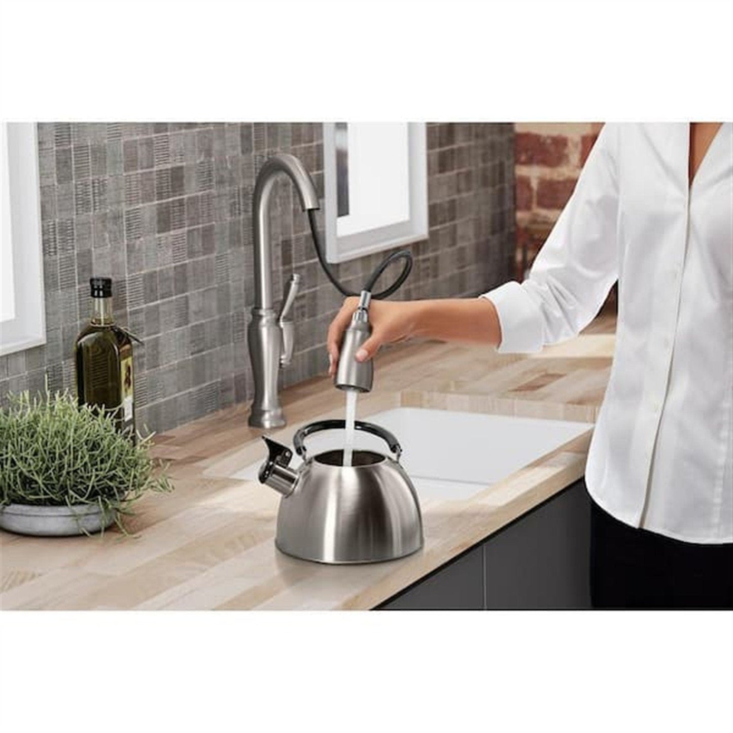 Kohler Arsdale 1 Hole Pull Down Kitchen Faucet in Vibrant Stainless K-R22970-SD-VS